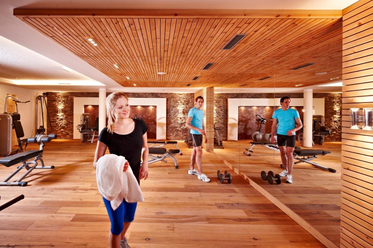 טוקס Hotel Berghof Crystal Spa & Sports מראה חיצוני תמונה